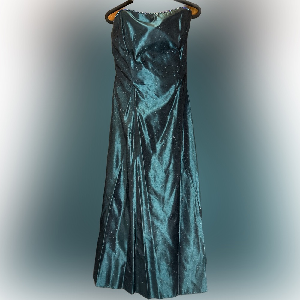 PROM DRESS formal gown Emerald green with rhinestones size 12 strapless